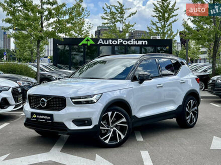 Вольво XC40 2021 в Киеве на Automoto.ua Серый Вольво XC40, объемом двигателя 1.97 л и пробегом 107 тыс. км за 28500 $, фото 1 на Automoto.ua