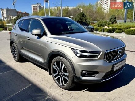Вольво XC40 2021 в Харькове на Automoto.ua Серый Вольво XC40, объемом двигателя 1.97 л и пробегом 28 тыс. км за 37000 $, фото 1 на Automoto.ua