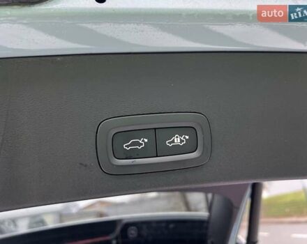 Синий Вольво XC40, объемом двигателя 1.97 л и пробегом 55 тыс. км за 23999 $, фото 18 на Automoto.ua