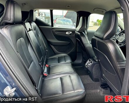 Синій Вольво XC40, об'ємом двигуна 2 л та пробігом 257 тис. км за 24900 $, фото 12 на Automoto.ua