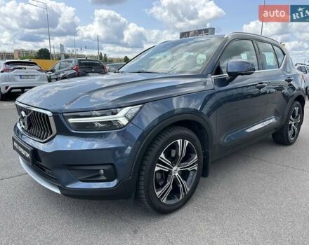 Синій Вольво XC40, об'ємом двигуна 1.97 л та пробігом 257 тис. км за 24900 $, фото 3 на Automoto.ua