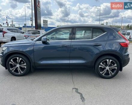 Синій Вольво XC40, об'ємом двигуна 1.97 л та пробігом 257 тис. км за 24900 $, фото 4 на Automoto.ua