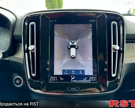 Синій Вольво XC40, об'ємом двигуна 2 л та пробігом 257 тис. км за 24900 $, фото 10 на Automoto.ua