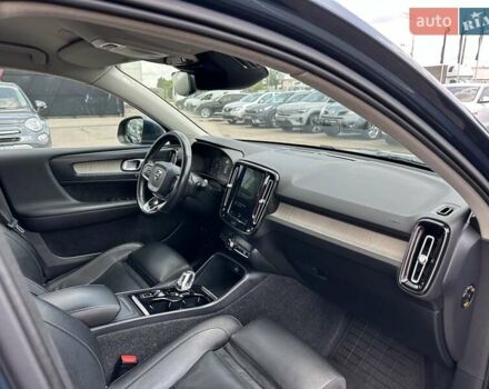 Синій Вольво XC40, об'ємом двигуна 1.97 л та пробігом 257 тис. км за 24900 $, фото 31 на Automoto.ua
