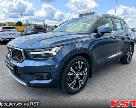 Синій Вольво XC40, об'ємом двигуна 2 л та пробігом 257 тис. км за 24900 $, фото 2 на Automoto.ua