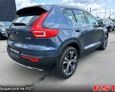 Синій Вольво XC40, об'ємом двигуна 2 л та пробігом 257 тис. км за 24900 $, фото 6 на Automoto.ua