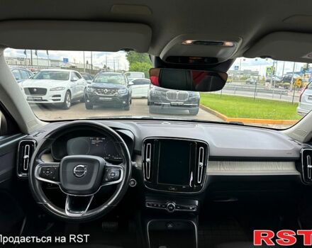 Синій Вольво XC40, об'ємом двигуна 2 л та пробігом 257 тис. км за 24900 $, фото 8 на Automoto.ua