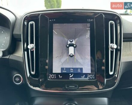 Синій Вольво XC40, об'ємом двигуна 1.97 л та пробігом 257 тис. км за 24900 $, фото 24 на Automoto.ua