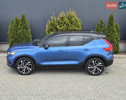 Синий Вольво XC40, объемом двигателя 2 л и пробегом 136 тыс. км за 21900 $, фото 1 на Automoto.ua