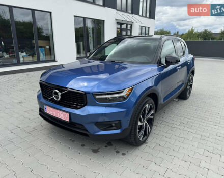 Синий Вольво XC40, объемом двигателя 1.97 л и пробегом 98 тыс. км за 25999 $, фото 4 на Automoto.ua