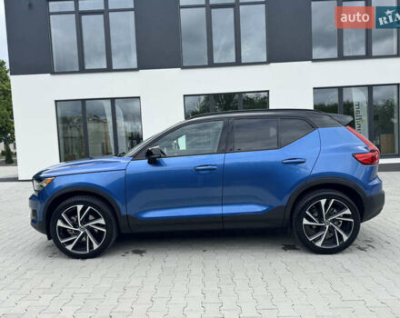 Синий Вольво XC40, объемом двигателя 1.97 л и пробегом 98 тыс. км за 25999 $, фото 5 на Automoto.ua