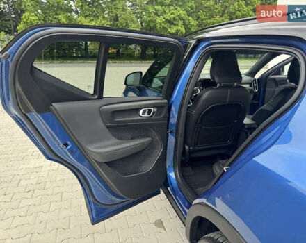 Синий Вольво XC40, объемом двигателя 1.97 л и пробегом 98 тыс. км за 25999 $, фото 34 на Automoto.ua