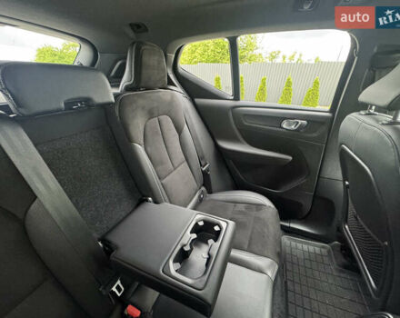 Синий Вольво XC40, объемом двигателя 1.97 л и пробегом 98 тыс. км за 25999 $, фото 65 на Automoto.ua
