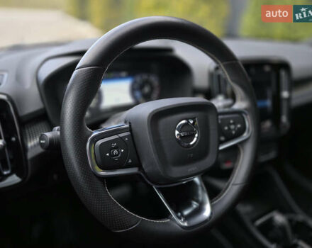 Синий Вольво XC40, объемом двигателя 2 л и пробегом 136 тыс. км за 21900 $, фото 13 на Automoto.ua