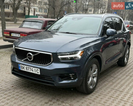 Синий Вольво XC40, объемом двигателя 1.97 л и пробегом 62 тыс. км за 24499 $, фото 3 на Automoto.ua