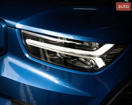 Синий Вольво XC40, объемом двигателя 0 л и пробегом 39 тыс. км за 24000 $, фото 1 на Automoto.ua