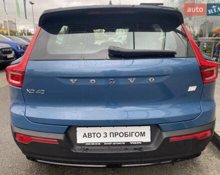 Вольво XC40 2023 в Киеве на Automoto.ua Синий Вольво XC40, объемом двигателя 0 л и пробегом 29 тыс. км за 35462 $, фото 4 на Automoto.ua