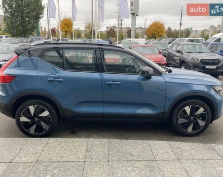 Вольво XC40 2023 в Киеве на Automoto.ua Синий Вольво XC40, объемом двигателя 0 л и пробегом 29 тыс. км за 35462 $, фото 6 на Automoto.ua