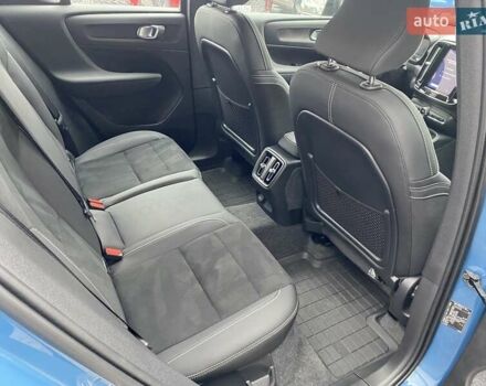 Вольво XC40 2023 в Киеве на Automoto.ua Синий Вольво XC40, объемом двигателя 0 л и пробегом 29 тыс. км за 35462 $, фото 17 на Automoto.ua