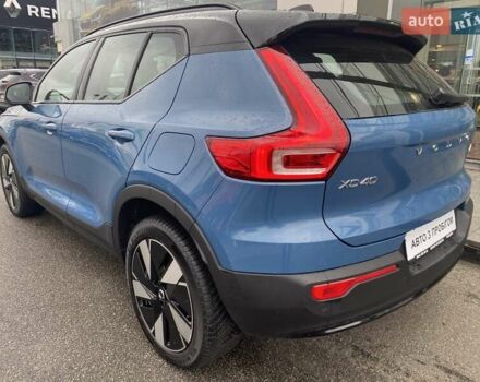 Вольво XC40 2023 в Киеве на Automoto.ua Синий Вольво XC40, объемом двигателя 0 л и пробегом 29 тыс. км за 35462 $, фото 3 на Automoto.ua
