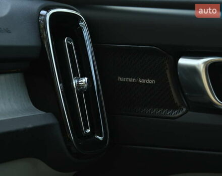 Синий Вольво XC40, объемом двигателя 1.97 л и пробегом 10 тыс. км за 45400 $, фото 48 на Automoto.ua