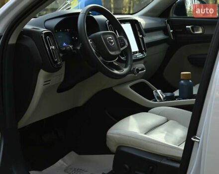Синій Вольво XC40, об'ємом двигуна 1.97 л та пробігом 10 тис. км за 45349 $, фото 34 на Automoto.ua