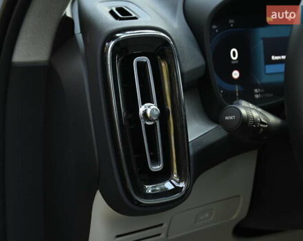 Синий Вольво XC40, объемом двигателя 1.97 л и пробегом 10 тыс. км за 45400 $, фото 42 на Automoto.ua