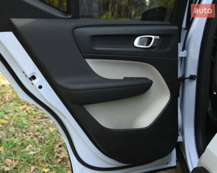 Синій Вольво XC40, об'ємом двигуна 1.97 л та пробігом 10 тис. км за 45349 $, фото 49 на Automoto.ua