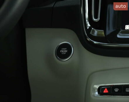 Синий Вольво XC40, объемом двигателя 1.97 л и пробегом 10 тыс. км за 45400 $, фото 61 на Automoto.ua