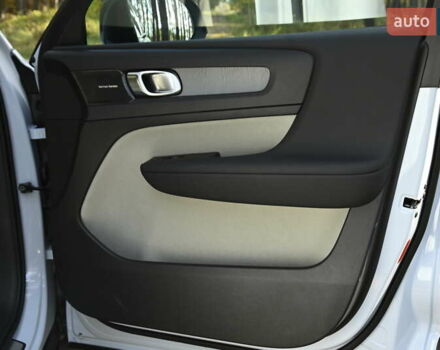 Синий Вольво XC40, объемом двигателя 1.97 л и пробегом 10 тыс. км за 45400 $, фото 68 на Automoto.ua