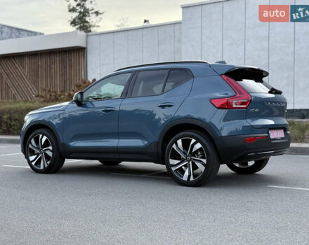 Синий Вольво XC40, объемом двигателя 1.97 л и пробегом 7 тыс. км за 36000 $, фото 4 на Automoto.ua