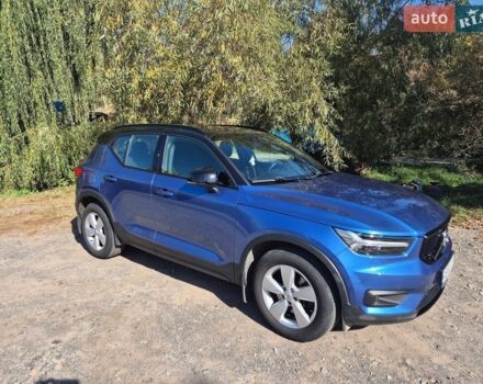 Синий Вольво XC40, объемом двигателя 1.97 л и пробегом 83 тыс. км за 26500 $, фото 1 на Automoto.ua
