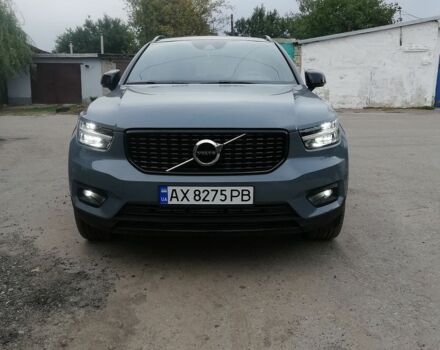 Синий Вольво XC40, объемом двигателя 1.97 л и пробегом 40 тыс. км за 27500 $, фото 1 на Automoto.ua
