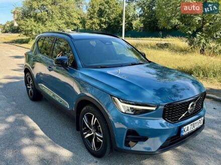 Синій Вольво XC40, об'ємом двигуна 2 л та пробігом 32 тис. км за 32800 $, фото 1 на Automoto.ua