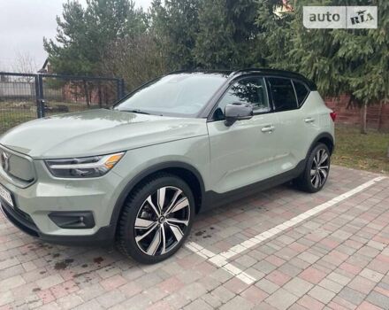 Зеленый Вольво XC40, объемом двигателя 0 л и пробегом 74 тыс. км за 32500 $, фото 2 на Automoto.ua