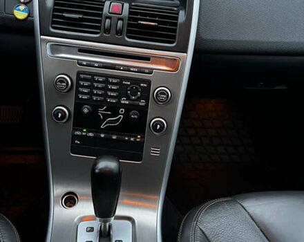 Белый Вольво ХС60, объемом двигателя 2.4 л и пробегом 296 тыс. км за 10500 $, фото 6 на Automoto.ua