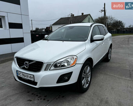 Белый Вольво ХС60, объемом двигателя 2.4 л и пробегом 296 тыс. км за 10500 $, фото 2 на Automoto.ua