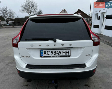Белый Вольво ХС60, объемом двигателя 2.4 л и пробегом 296 тыс. км за 10500 $, фото 4 на Automoto.ua