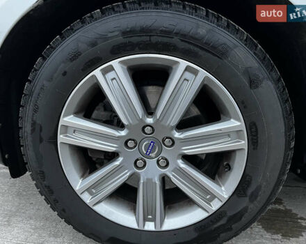 Белый Вольво ХС60, объемом двигателя 2.4 л и пробегом 296 тыс. км за 10500 $, фото 8 на Automoto.ua