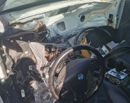 Белый Вольво ХС60, объемом двигателя 2.95 л и пробегом 190 тыс. км за 3300 $, фото 3 на Automoto.ua