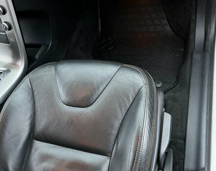 Белый Вольво ХС60, объемом двигателя 2.4 л и пробегом 296 тыс. км за 10500 $, фото 10 на Automoto.ua