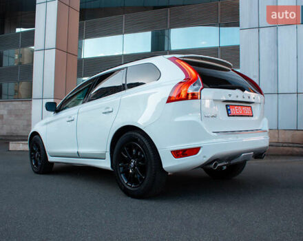 Белый Вольво ХС60, объемом двигателя 2.4 л и пробегом 215 тыс. км за 15200 $, фото 6 на Automoto.ua