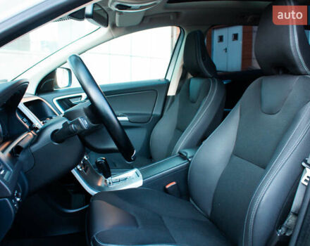 Белый Вольво ХС60, объемом двигателя 2.4 л и пробегом 215 тыс. км за 15200 $, фото 13 на Automoto.ua