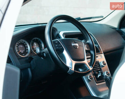 Белый Вольво ХС60, объемом двигателя 2.4 л и пробегом 215 тыс. км за 15200 $, фото 14 на Automoto.ua