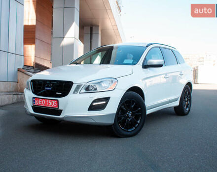 Белый Вольво ХС60, объемом двигателя 2.4 л и пробегом 215 тыс. км за 15200 $, фото 7 на Automoto.ua