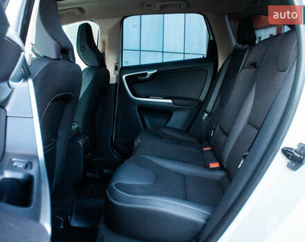 Белый Вольво ХС60, объемом двигателя 2.4 л и пробегом 215 тыс. км за 15200 $, фото 26 на Automoto.ua