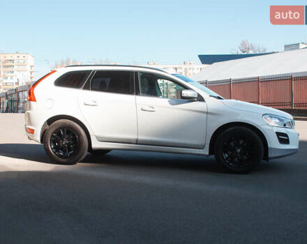 Белый Вольво ХС60, объемом двигателя 2.4 л и пробегом 215 тыс. км за 15200 $, фото 8 на Automoto.ua