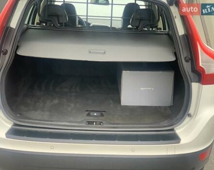 Білий Вольво ХС60, об'ємом двигуна 2.4 л та пробігом 359 тис. км за 13500 $, фото 11 на Automoto.ua