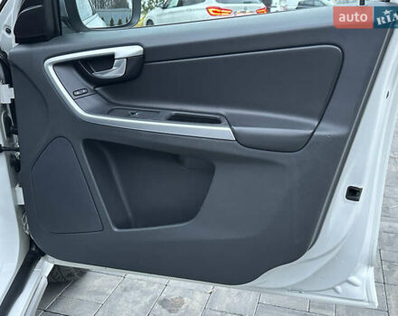 Белый Вольво ХС60, объемом двигателя 2.4 л и пробегом 236 тыс. км за 15990 $, фото 16 на Automoto.ua