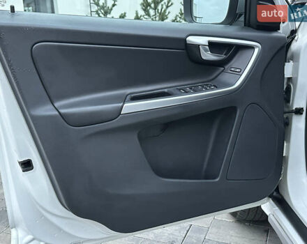 Белый Вольво ХС60, объемом двигателя 2.4 л и пробегом 236 тыс. км за 15990 $, фото 10 на Automoto.ua